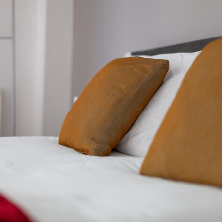 לונדון Deluxe Holborn Two Bedroom Apartment מראה חיצוני תמונה