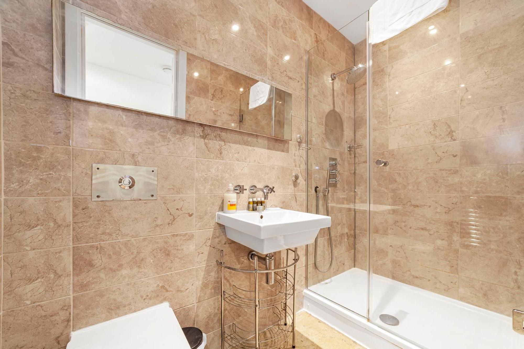 לונדון Deluxe Holborn Two Bedroom Apartment מראה חיצוני תמונה
